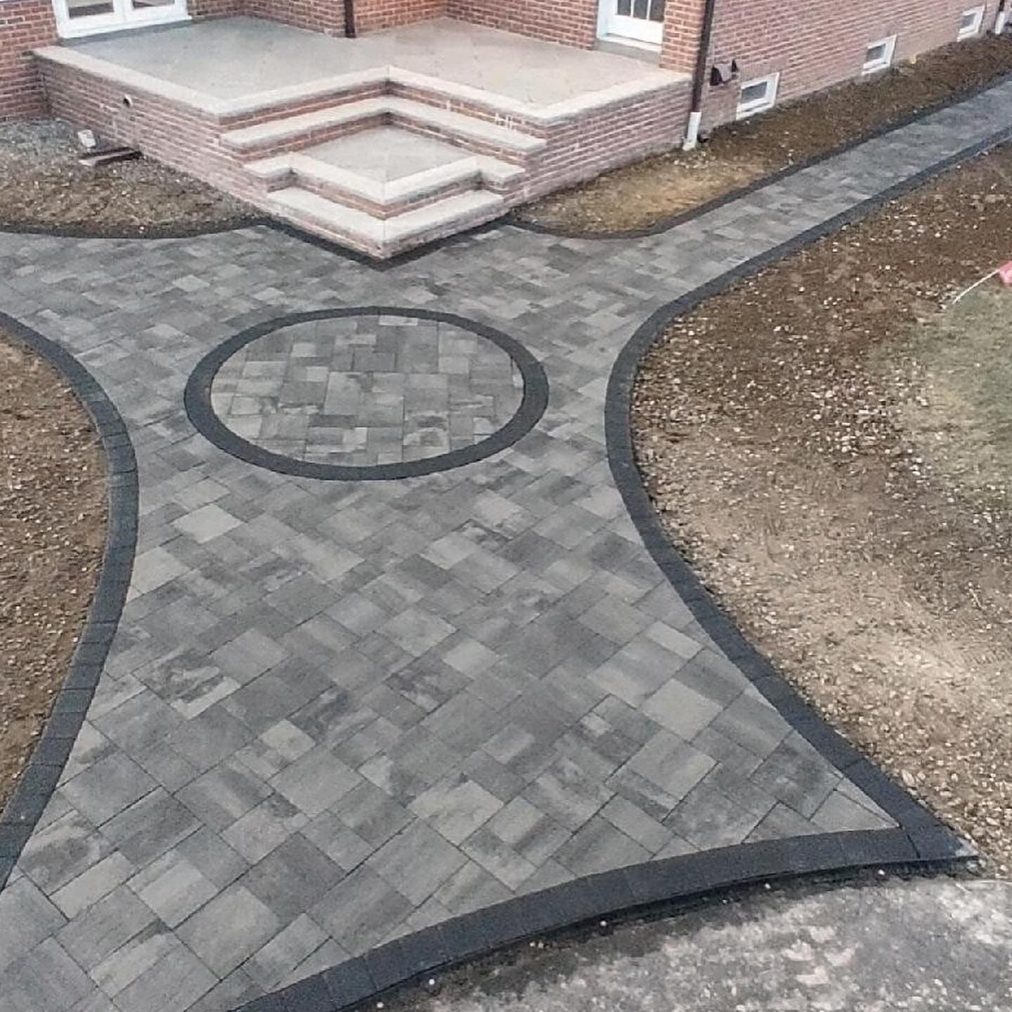 Paver walk with a circle inlay